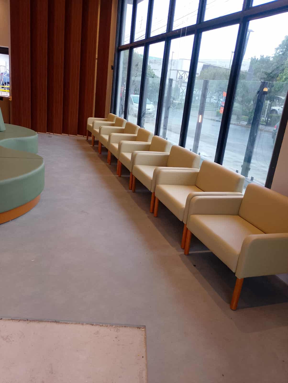 Poltronas para sala de espera de clínica – Linha Atento